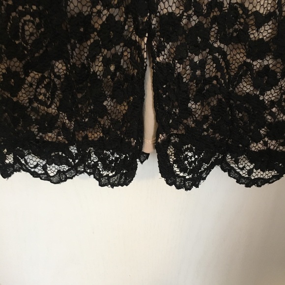 Maggy London lace dress with beige under slip. Petite size. - Picture 5 of 6